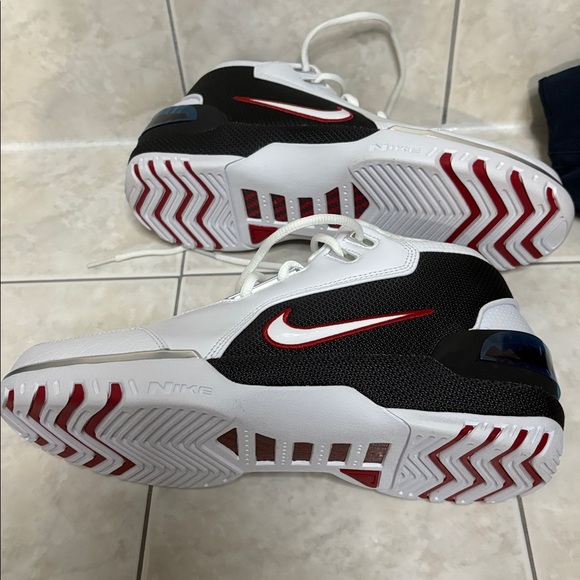 Brand New with box Air Zoom Generation LeBron mens size 9.5 and women’s size 11 - Picture 17 of 17